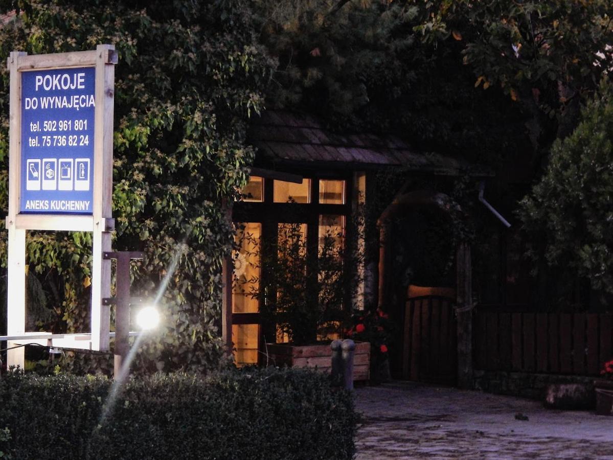 Pokoje Do Wynajecia Nowogrodziec エクステリア 写真