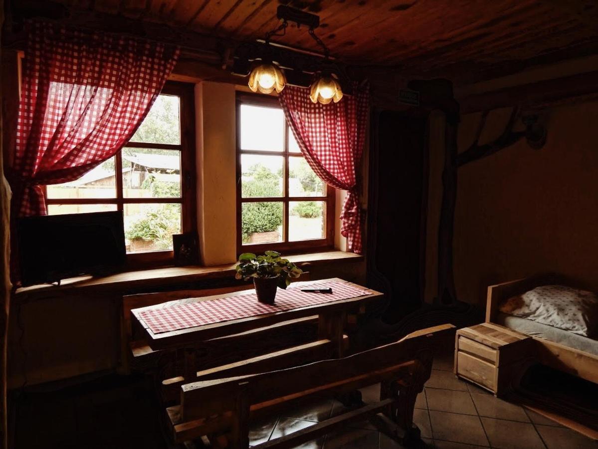 Pokoje Do Wynajecia Nowogrodziec エクステリア 写真